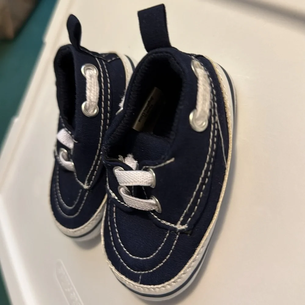 Hudson Baby 0-6 month pre-walker slip on navy and white boat shoes NWOT